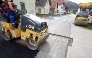 ASFALTIRANJE  BLOŠKA POLICA 02 FOTO LJUBO VUKELIČ